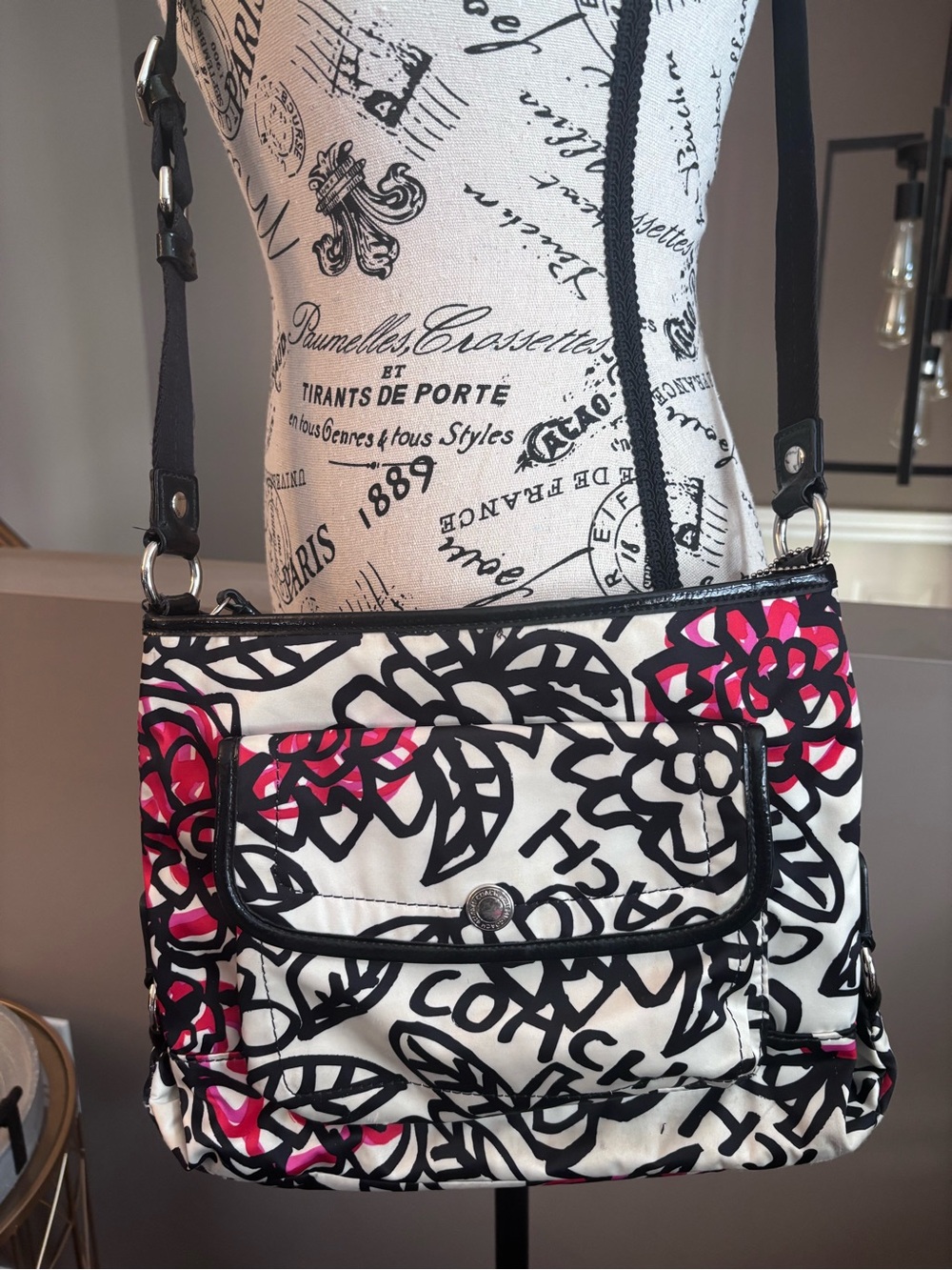 Coach White Floral Logo-Print Crossbody Bag
Poppy Collection